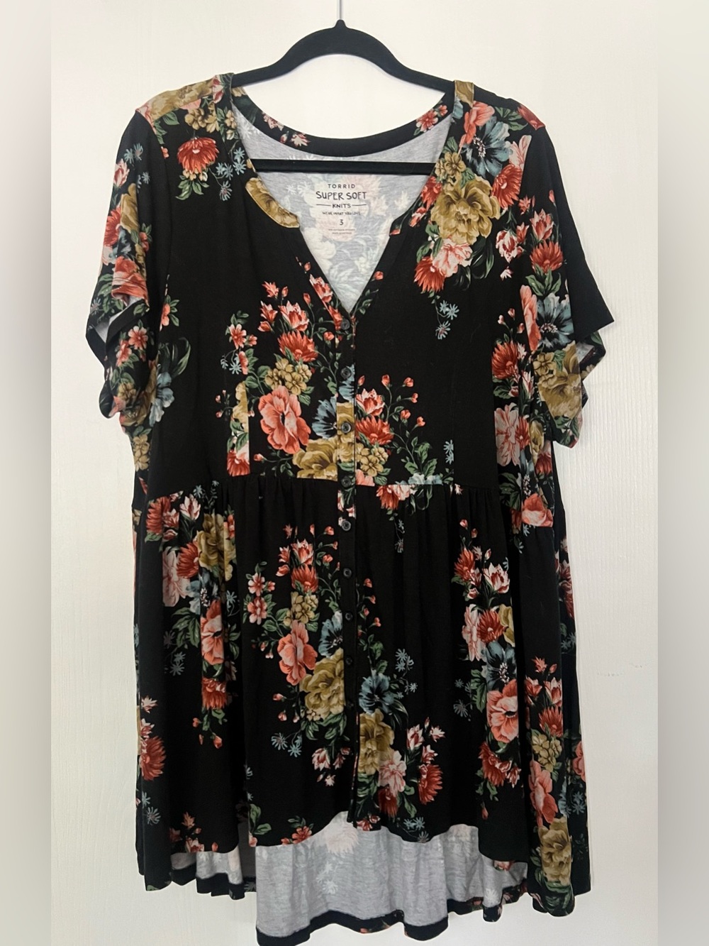 Torrid Black Floral Button-Front Tunic